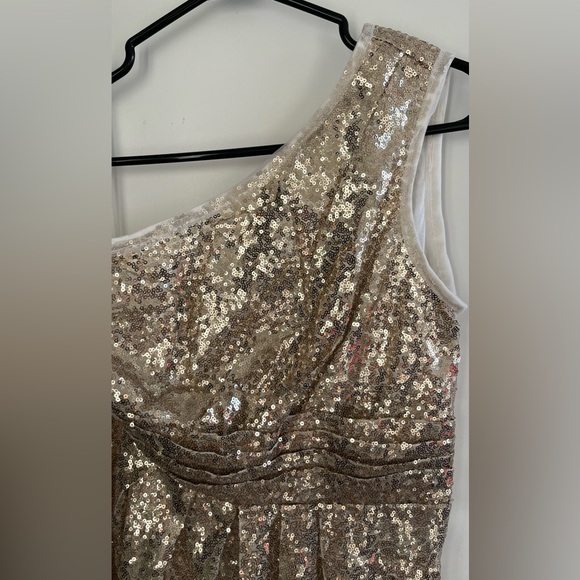 Brand new one shoulder sequins evening gown. Great for wedding or dinner party. - Picture 3 of 5